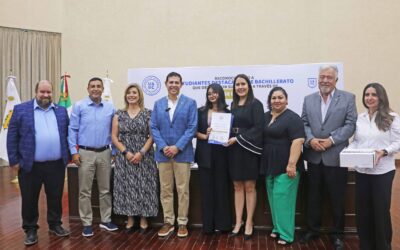 Alumna del IMARC de la UA de C logra su admisión directa a la Facultad de Sistemas Unidad Sureste