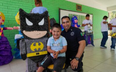 Festeja Policía de Ramos a niñas y niños de Paredón