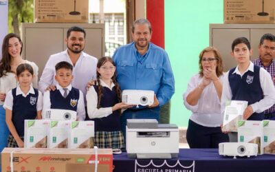Fortalece Tomás con equipo escuelas de Ramos
