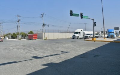 Humedad afecta carpeta asfáltica en parque industrial PIDECO; autoridades apoyarán en la reparación