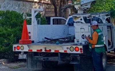 Ramos Arizpe atiende: trabaja en alumbrado público de colonias y vialidades