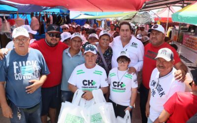 Chema Morales cierra la semana con gran convivencia en el mercado de la colonia Mirador