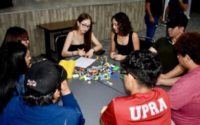 Participan alumnos de la UPRA en taller de innovación y pensamiento creativo