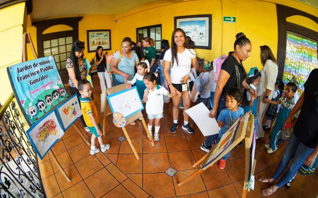 Exponen arte infantil en la Presidencia Municipal de Ramos Arizpe